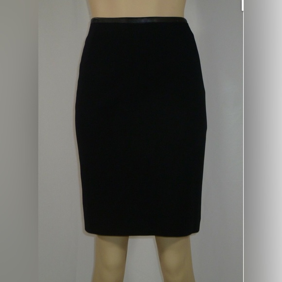 Akris Punto Faux Leather Accent Skirt with Back Split with Zipper Black - Picture 2 of 7